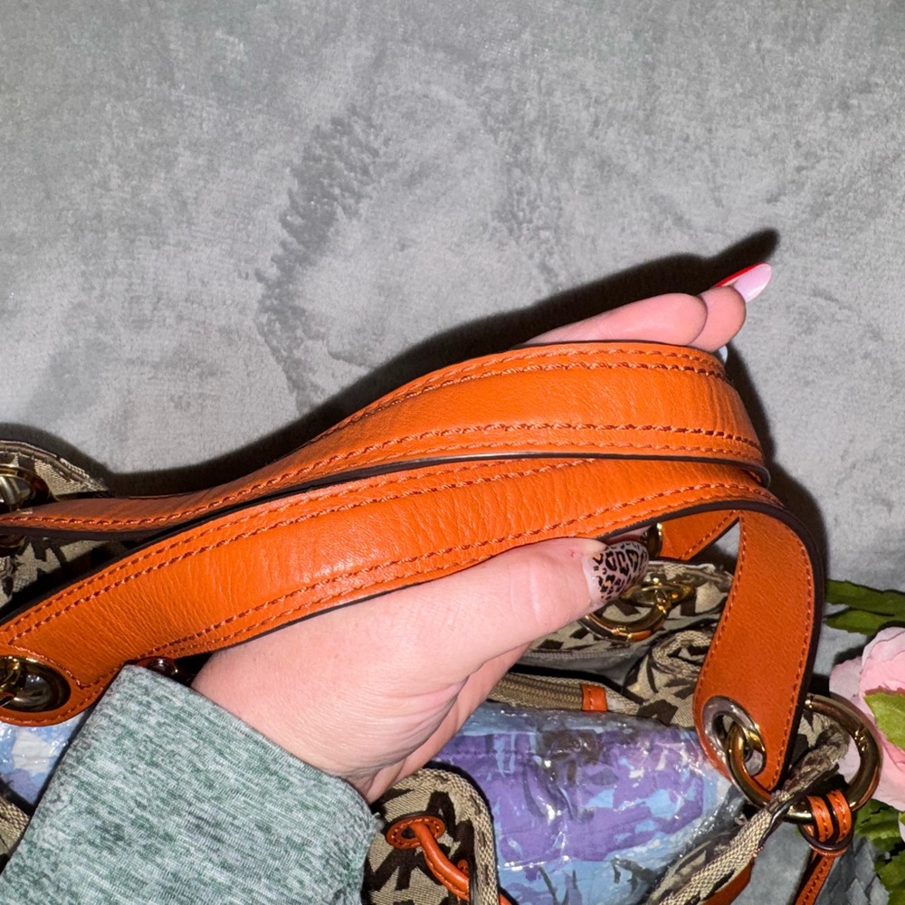 Michael Kors Ludlow Monogram Canvas & Orange Leather Shoulder Bag - Picture 5 of 10